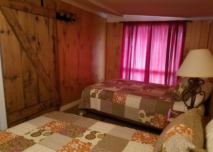 Lake House Vacation Rental on Weiss Lake in Centre, AL at Bay Springs