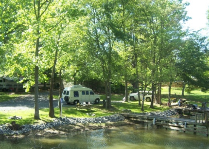 Weiss Lake Campground: Full Hookup RV Site Weiss Lake at Bay Springs ...